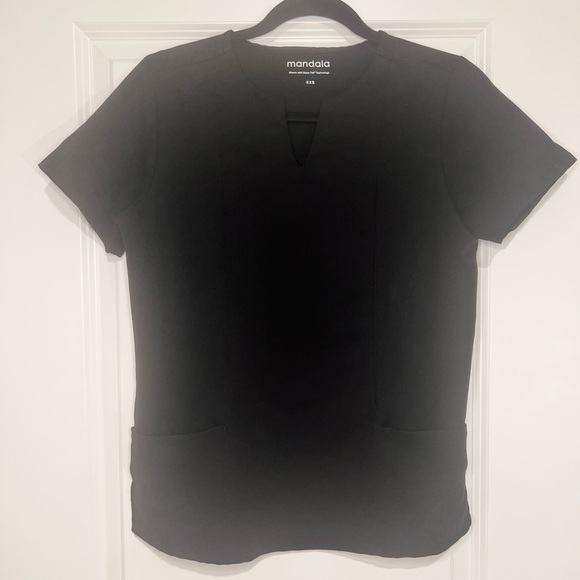 Mandala Scrubs 5 Pocket Top - Picture 3 of 4